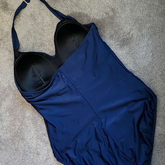 Bathing suit - Picture 2 of 2